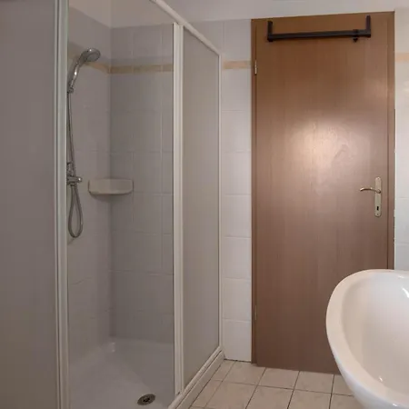 Holiday home Lucija, Stinjan