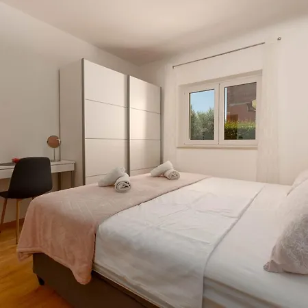 Holiday home Lucija, Stinjan Pula