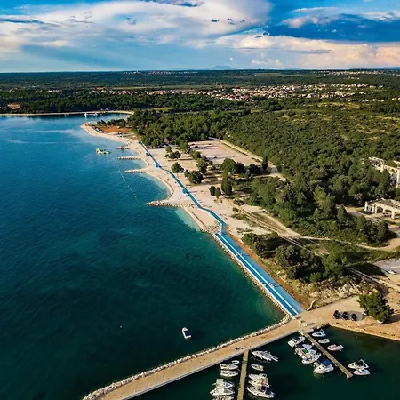 Lucija, Stinjan Póla